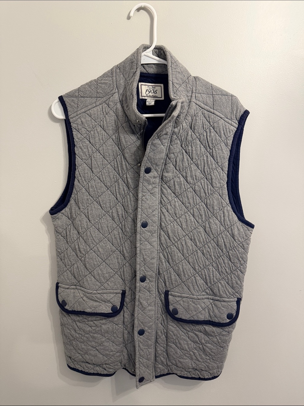 Jos. A. Bank Quilted Gray Vest with Navy Trim